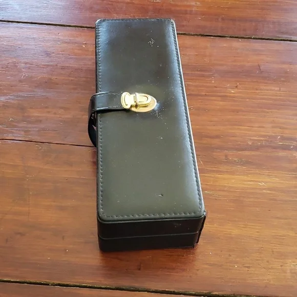 Travel jewelry case. Sturdy. Good condition - Picture 9 of 9